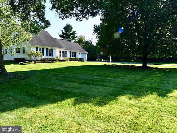 4th image of 26 Morningside Dr