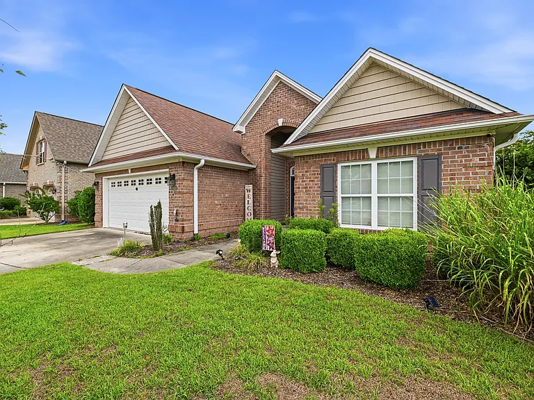 1156 Slater Way — Photo 3