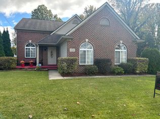 22242 Glenwood St, Clinton Township, MI 48035