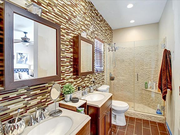 4th image of 27923 Crown Court Cir #101