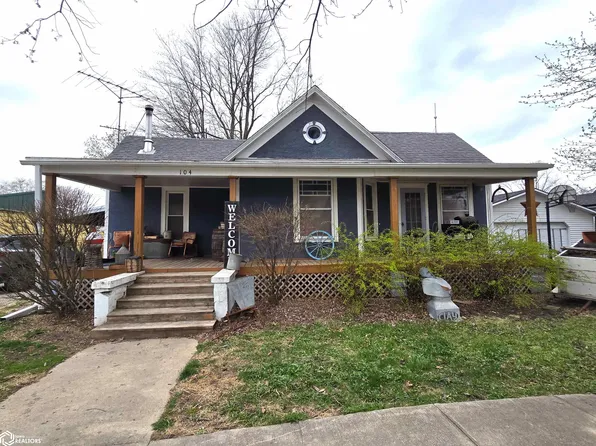 104 S Main St, Blakesburg, IA 52536