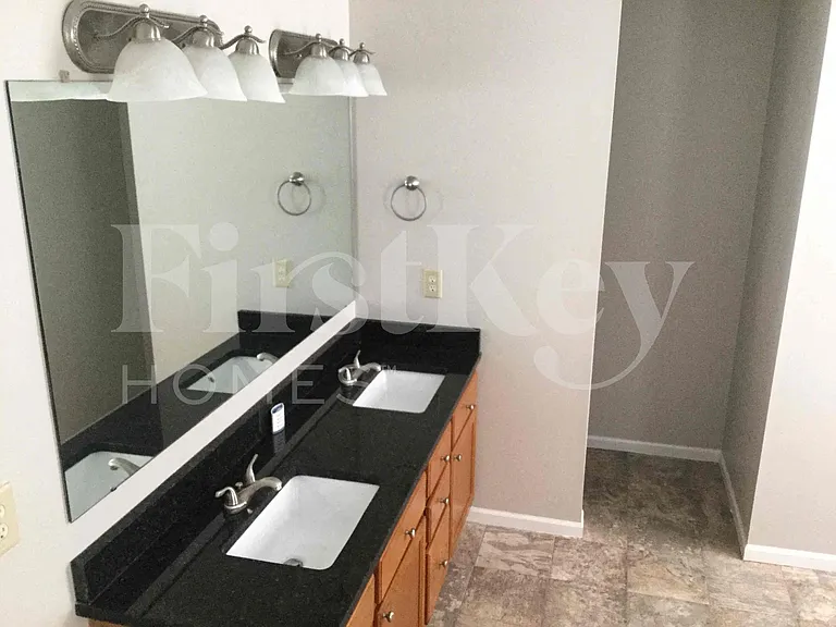 7249 Bennell Dr — Photo 18