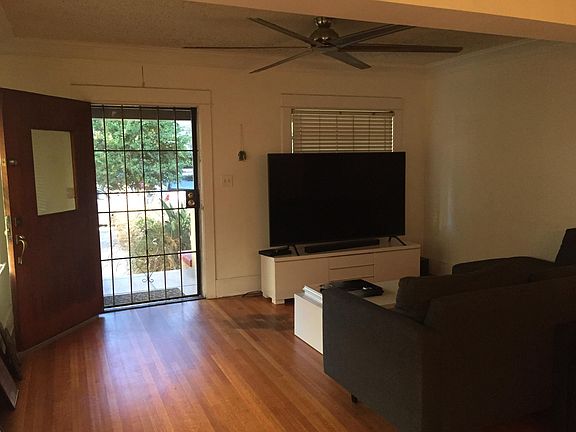 4th image of 4624 Russell Ave #4624