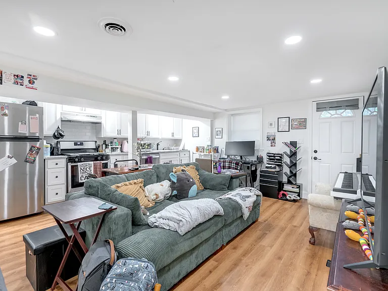 1353 Massachusetts Ave SE #C — Photo 4