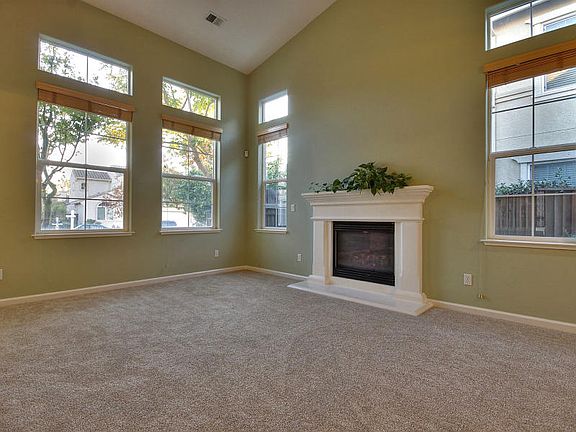 4th image of 3739 Oakhurst Way