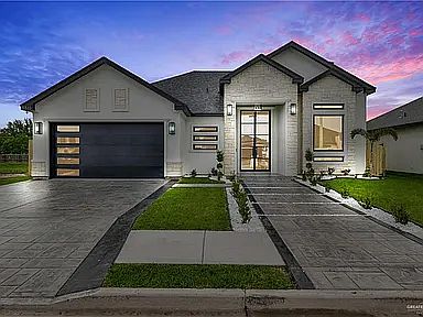 2nd image of 5515 N Chula Vista St