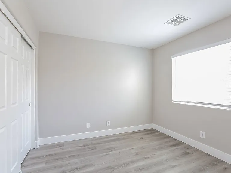 9205 Millikan Ave — Photo 11