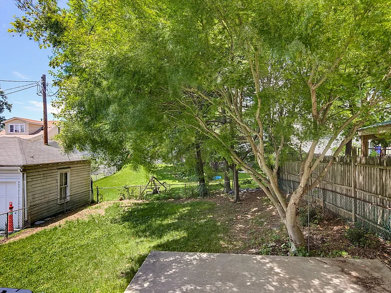 837 Virginia Ave — Photo 35