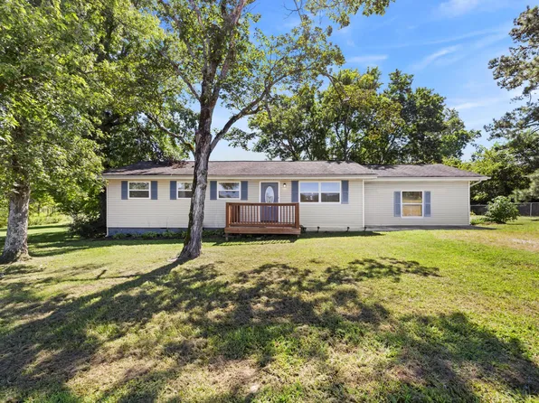 792 Mack Smith Rd, Rossville, GA 30741