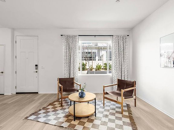 4th image of 348 Sweet Pl