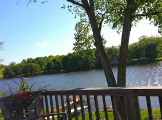 6N134 Riverside Dr, St Charles, IL 60174