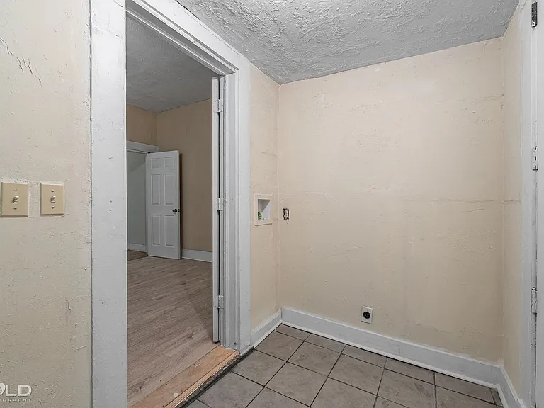 546 Dalzell St — Photo 28