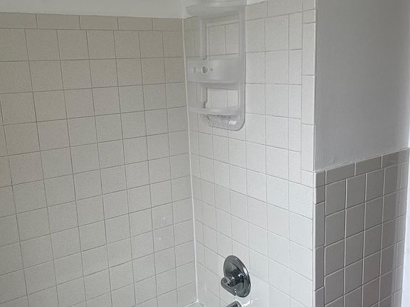 4th image of 6621 S West Shore Blvd #A