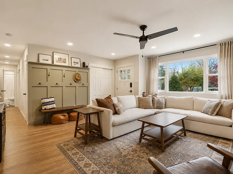 2 Kershaw Ave — Photo 3