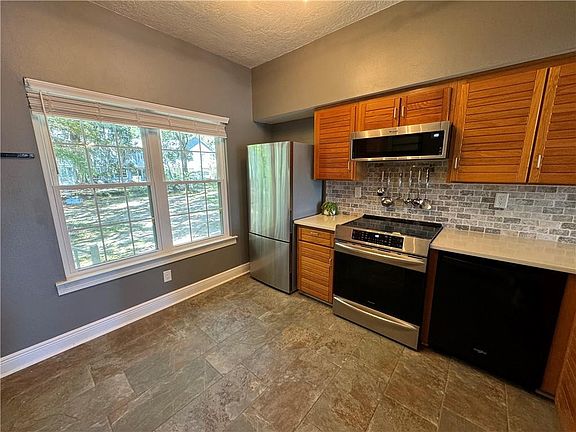 5th image of 633 Colbert St #33