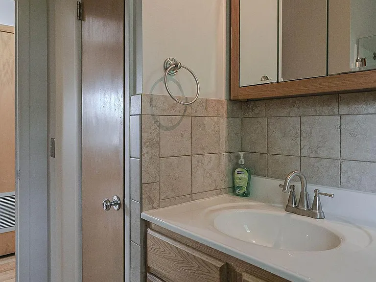 8209 Hillside Dr — Photo 29