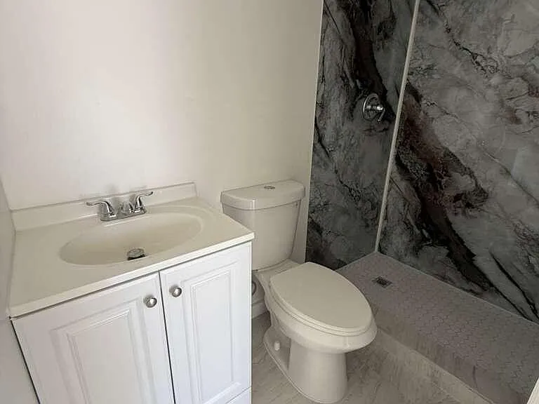 3461 SW 50th Ter — Photo 3