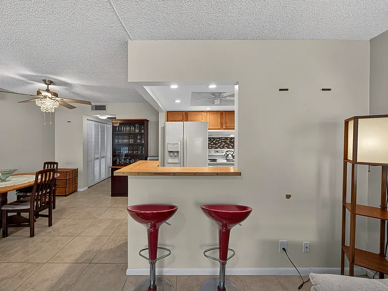 125 Newport Ct #I — Photo 16