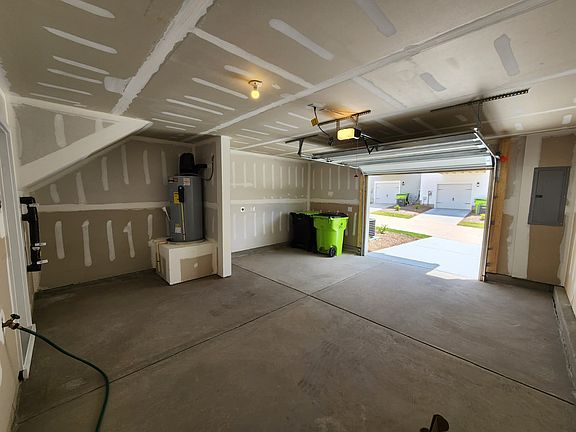 5th image of 4006 Silver Oak Ln