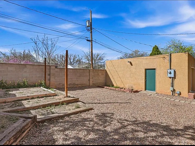 2920 Burton Ave SE — Photo 30