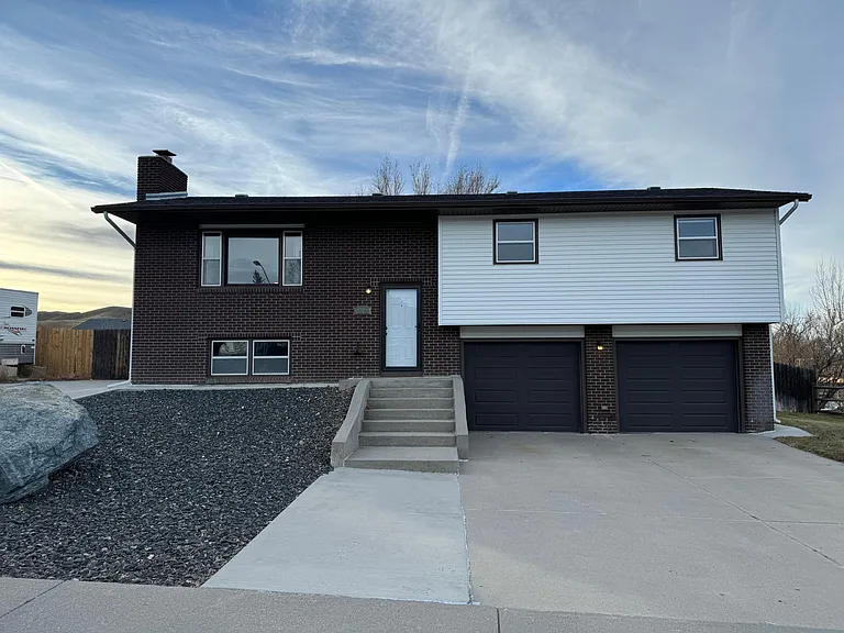 4920 Yesness Ct — Photo 1