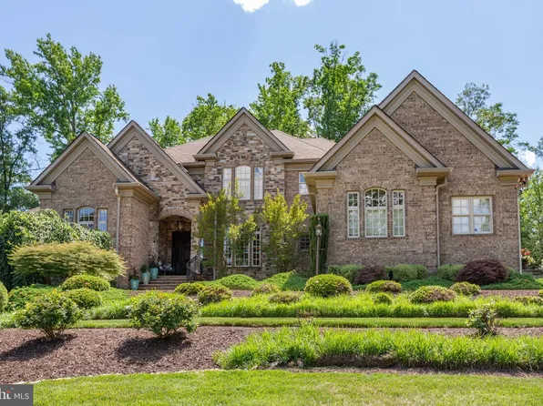 6 Delahay Dr, Fredericksburg, VA 22401