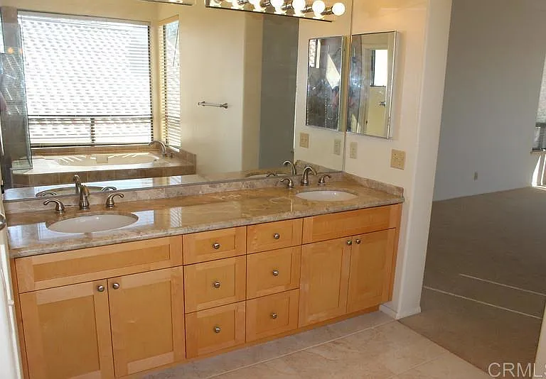 18159 Colonnades Pl — Photo 13