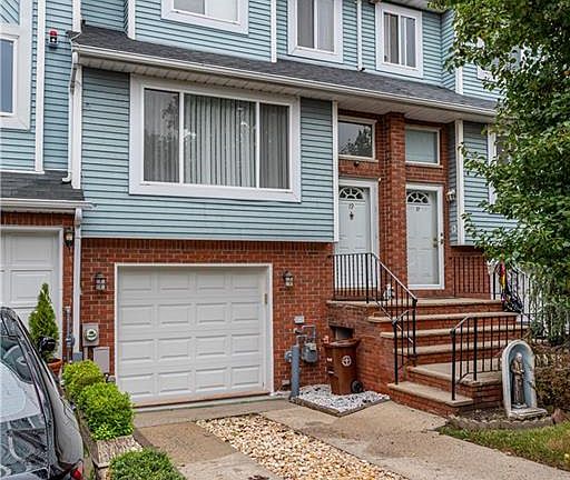 2nd image of 19 Pembrook Loop