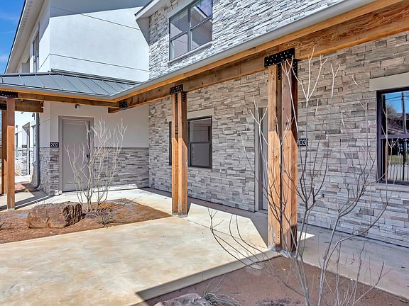 3rd image of 2201 E Arbrook Blvd #347f7ee1e