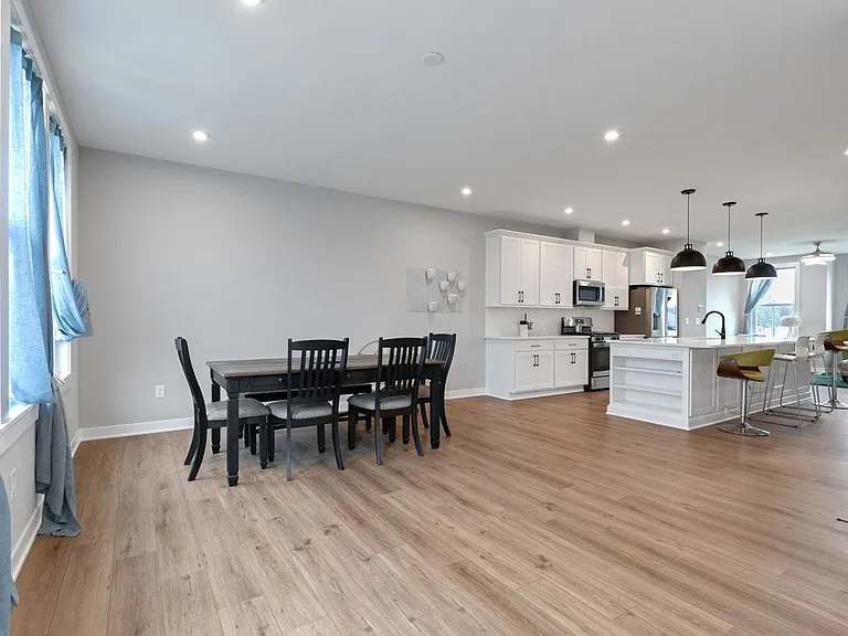 6032 Windsor Dr — Photo 7