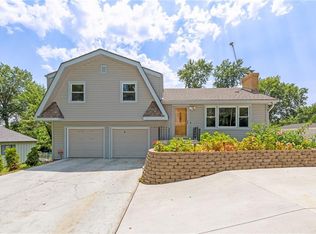 7243 Ridge Ave, Kansas City, KS 66111