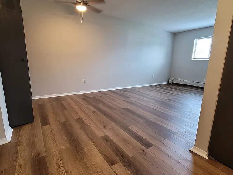 4912 Douglas Rd — Photo 40