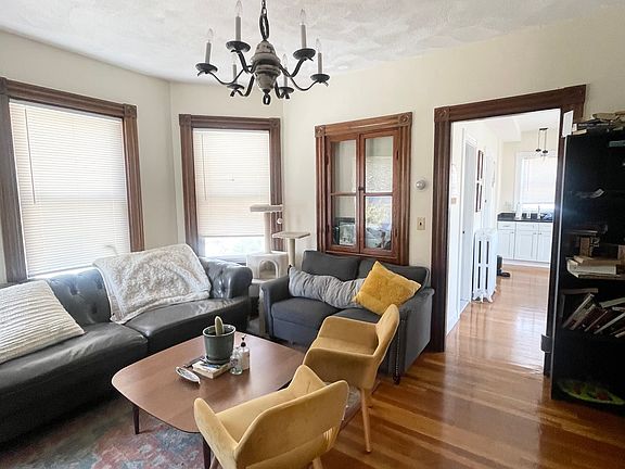 4th image of 50 Chester Ave #1