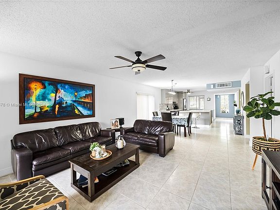 4th image of 404 Lakeview Dr APT 104