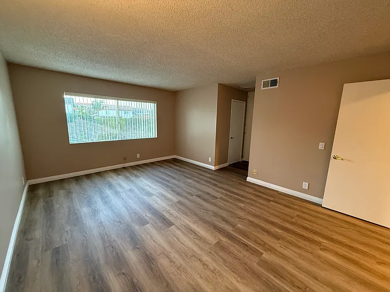 920 W Adams Ave — Photo 20