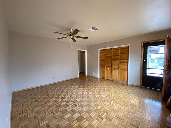 4th image of 4389 Pineaire St