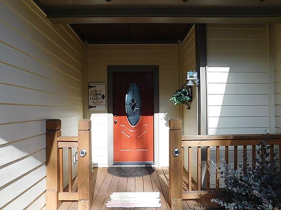 4th image of 90 Windjammer Dr