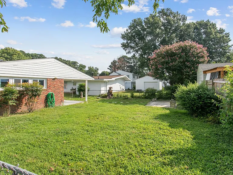 72 Ferguson Ln — Photo 37