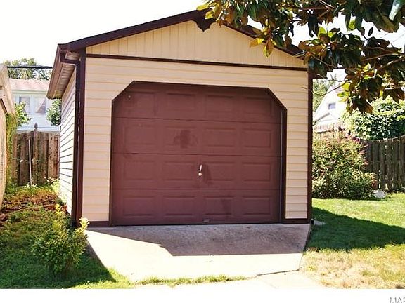 2nd image of 6642 Hancock Ave