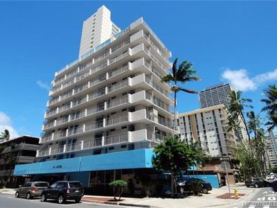 441 Lewers St #PENTHOUSE 2, Honolulu, HI, 96815