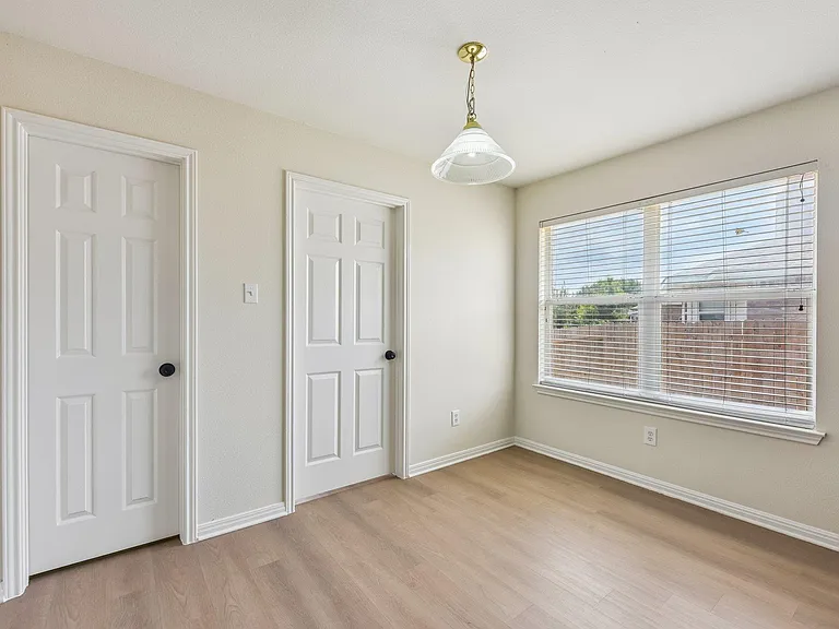 11809 Dunfries Ln — Photo 20
