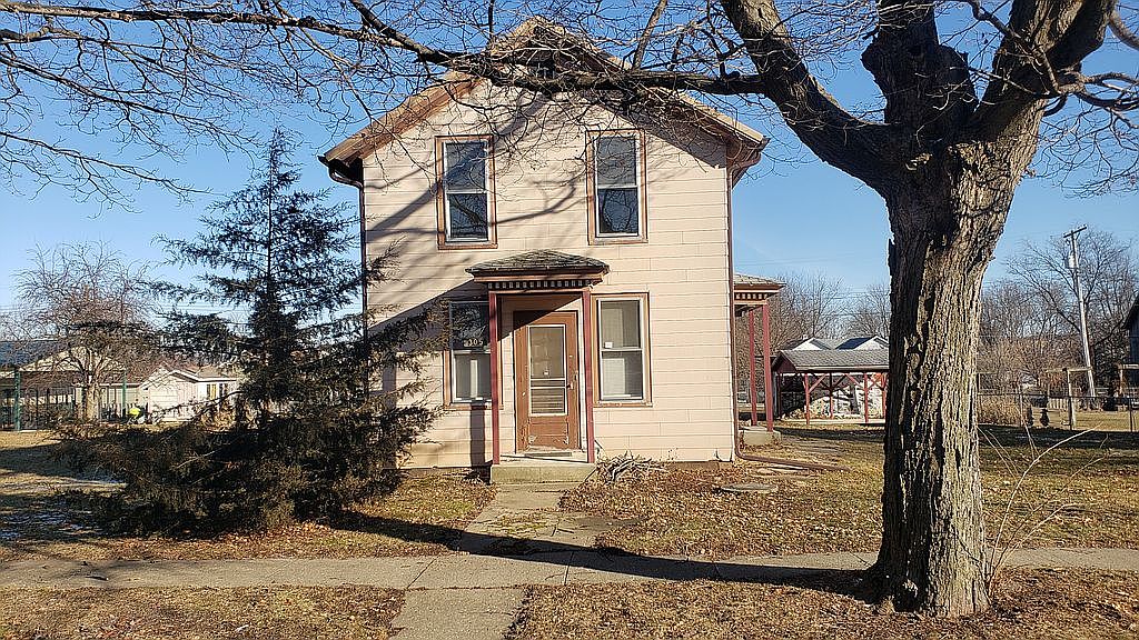 305 Adams St, Ridott, IL 61067 Zillow