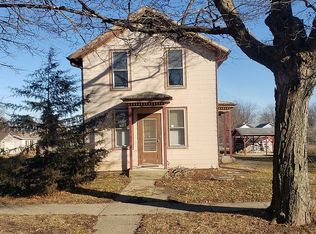 305 Adams St, Ridott, IL 61067