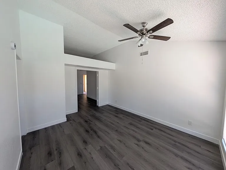 7340 W Tuckey Ln — Photo 18