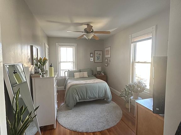 4th image of 86 Elmira St #3