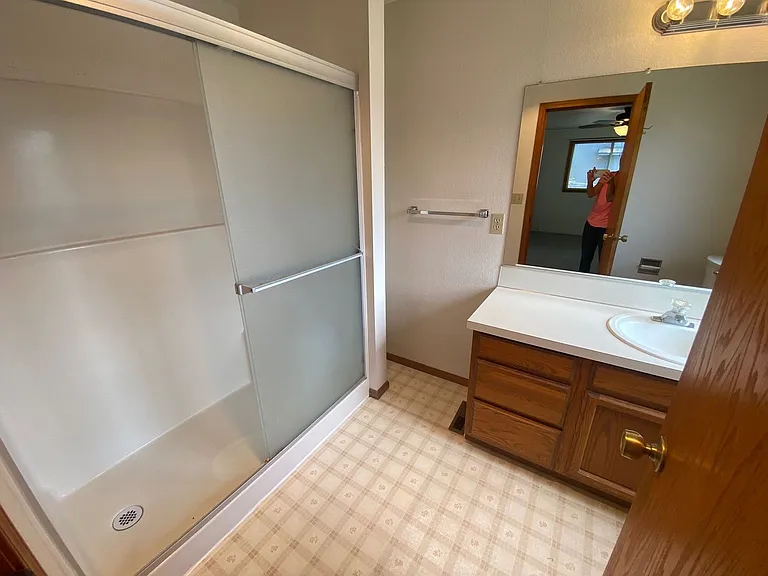 2220 NW Cabrillo Ct — Photo 15