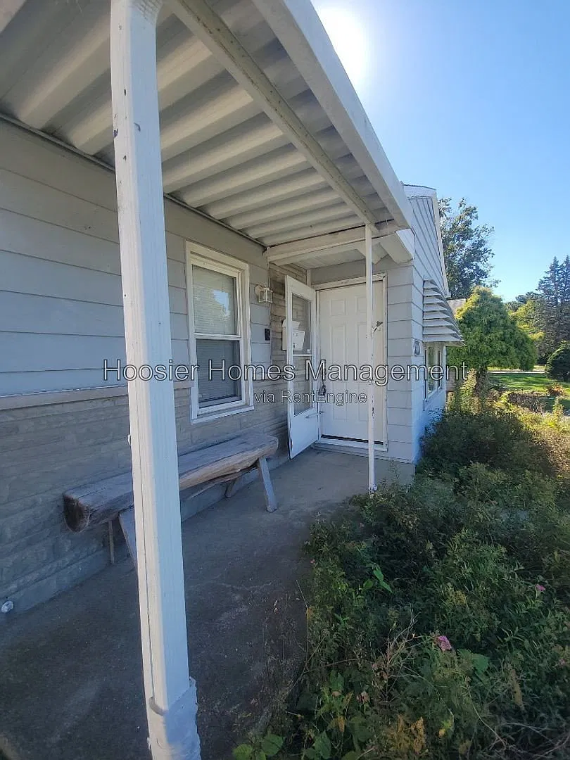 2 bed, 1.0 bath, 1776 sqft, $1,600 — Photo 2