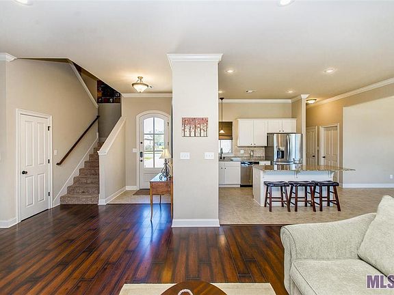 3rd image of 18616 Lake Harbor Ln