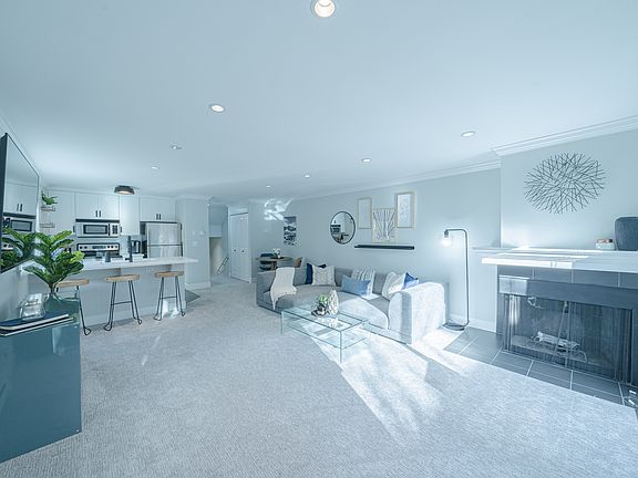 4th image of 337 2nd Ave S APT 101