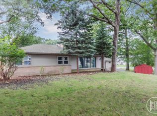 668 Pinecrest St, Holland, MI 49424